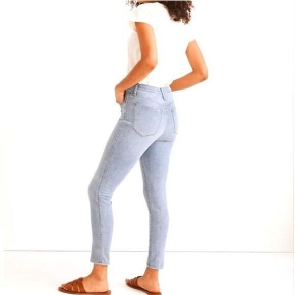 Madewell High Rise Light Wash Skinny Cropped Jean size 32  ( 10-12 ) PERFECT FIT - Picture 1 of 9
